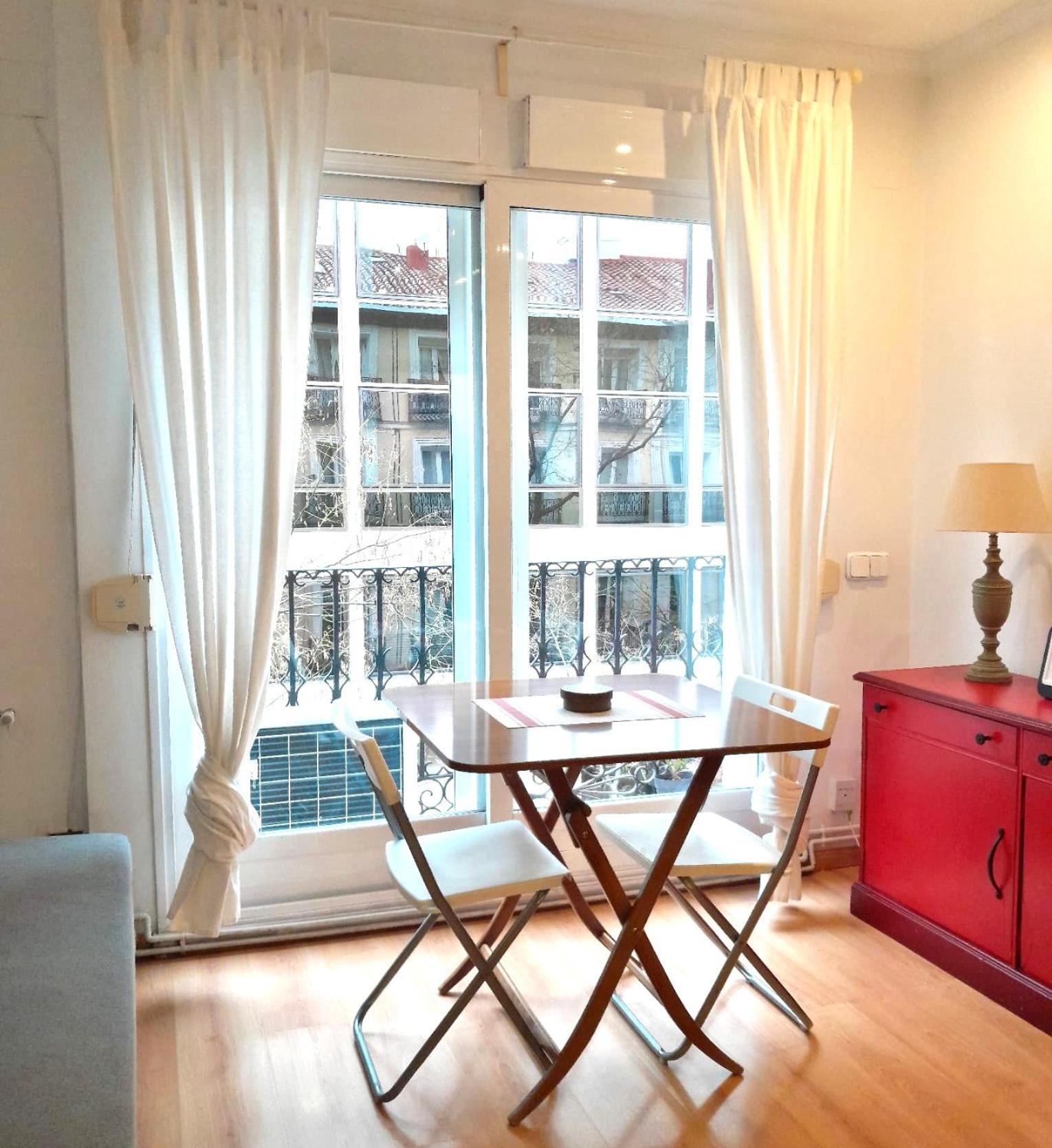 Apartamento Con Encanto Y Luz En Pleno Centro Madrid Exterior foto